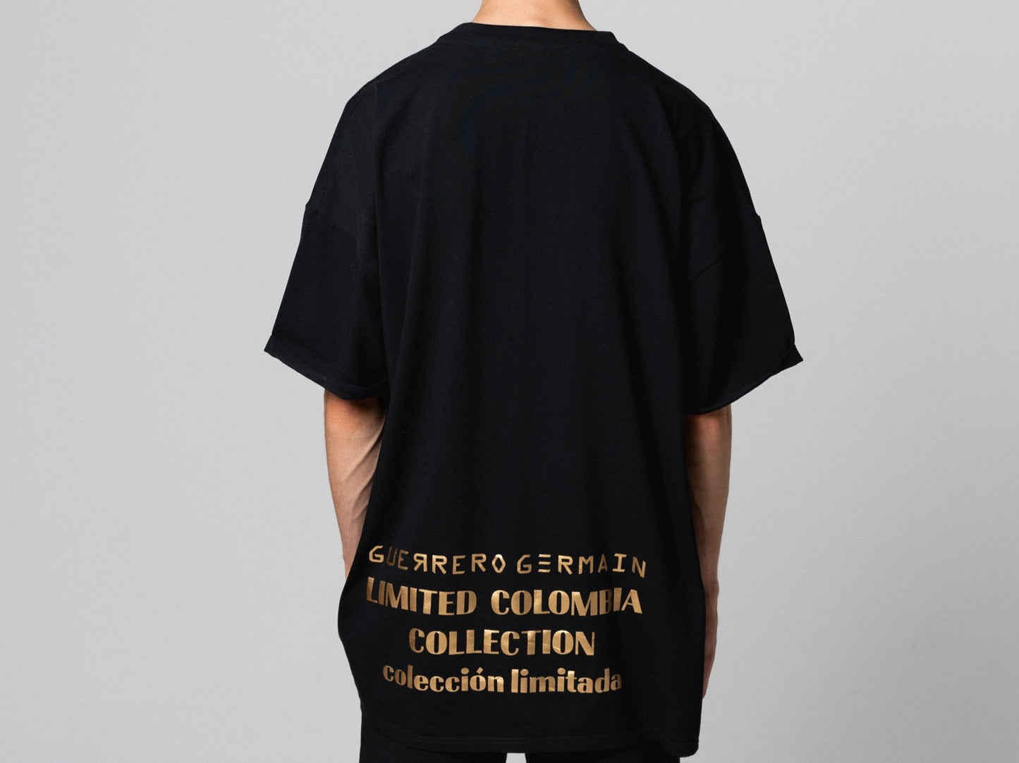 "PABLO" OVERSIZED T-SHIRT (ONE SIZE/ UNISEX)