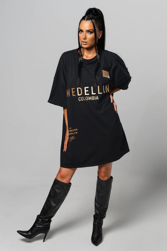 "MEDELLIN COLOMBIA" OVERSIZED T-SHIRT (ONE SIZE/ UNISEX)