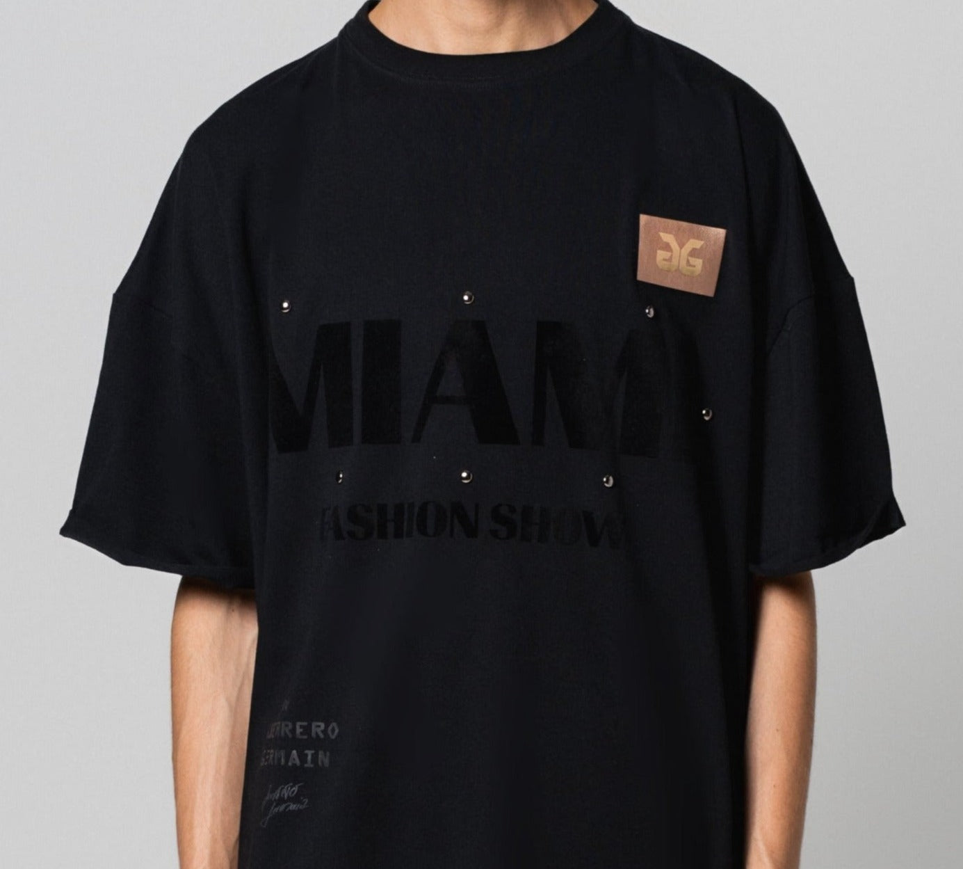 "THE MIAMI FASHION SHOW" OVERSIZED T-SHIRT (ONE SIZE/ UNISEX/ BLACK PRINT)