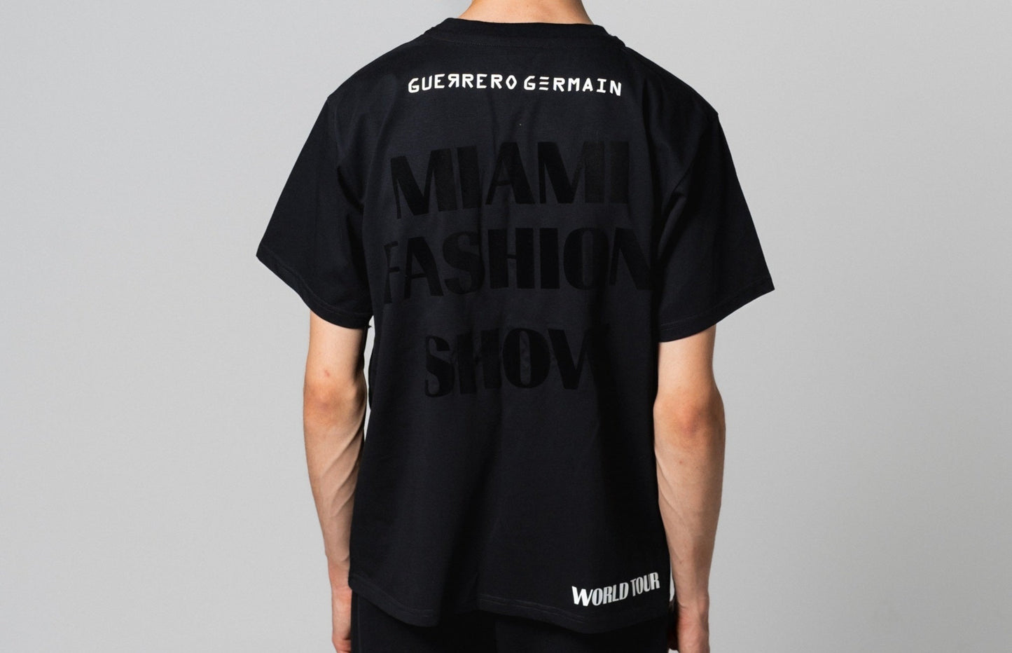 "THE MIAMI FASHION SHOW" T-SHIRT - NORMAL SIZES (BLACK PRINT)