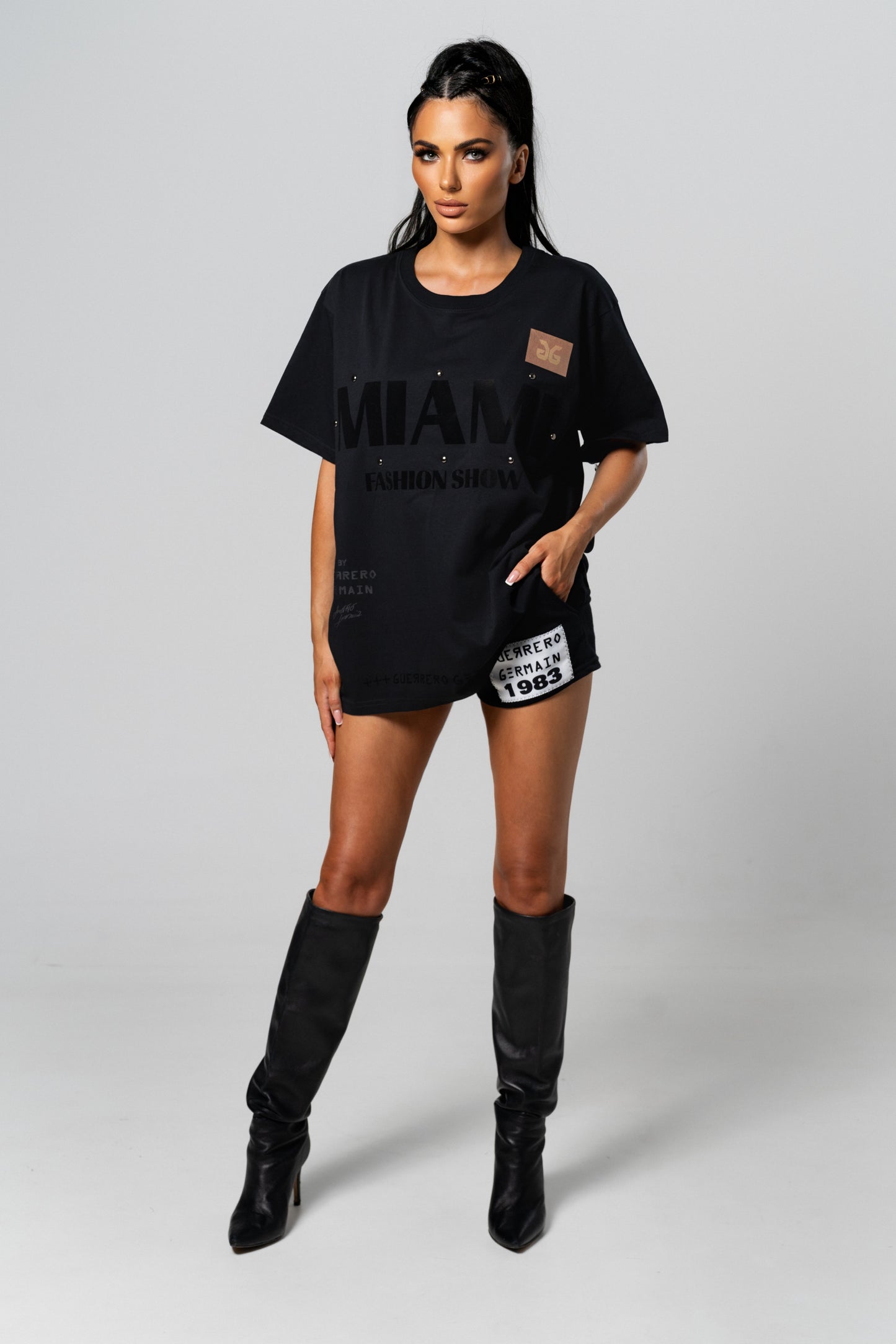 "THE MIAMI FASHION SHOW" T-SHIRT - NORMAL SIZES (BLACK PRINT)