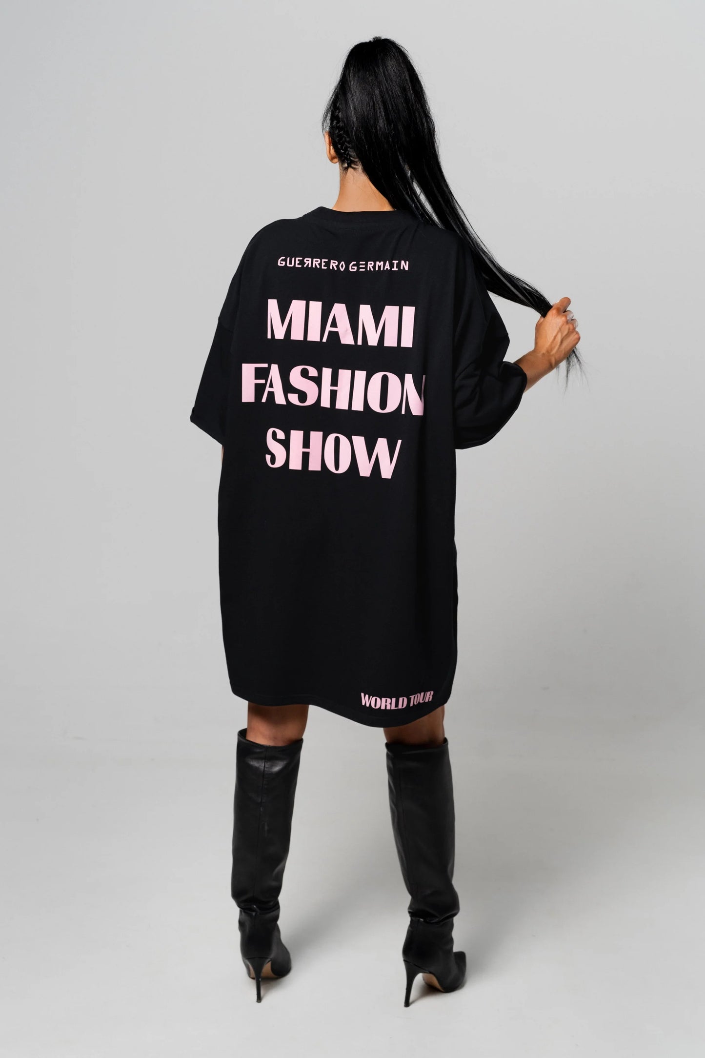 "THE MIAMI FASHION SHOW" OVERSIZED T-SHIRT (ONE SIZE/ UNISEX/ PINK PRINT)